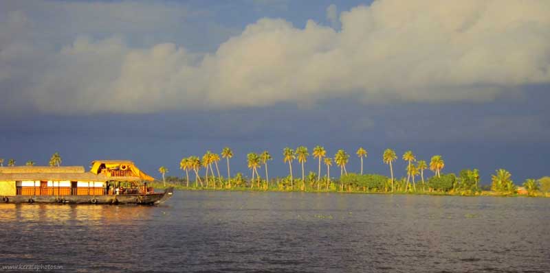 alappuzha-backwaters-kerala-tourism