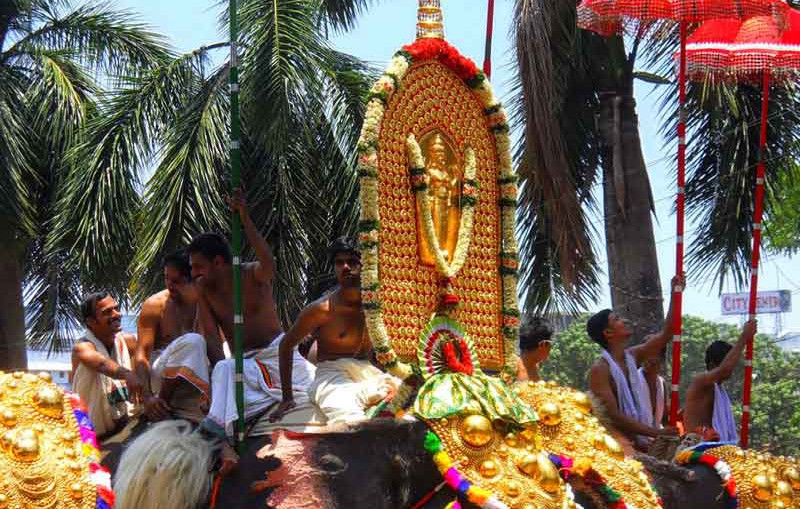 kerala-festivals-thrissur-pooram