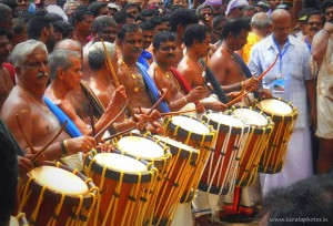 thrissur-pooram-kerala-festivals.jpg